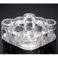 What are the excellent characteristics of good plexiglass products?