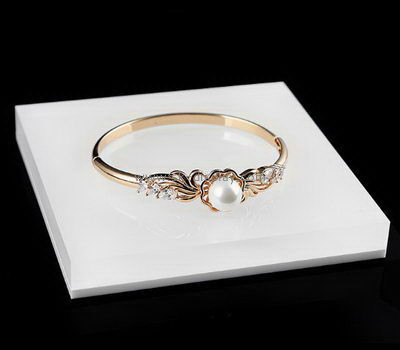 OEM supplier customized acrylic ring display riser plexiglass jewelry display riser JD-205