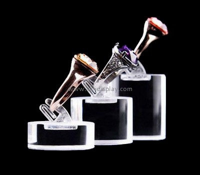Factory direct sale clear display cubes lucite display jewelry display stands JD-128