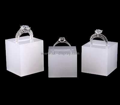 Acrylic supplier customize plexiglass jewellery ring display block JD-170