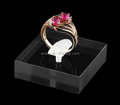Lucite factory customize acrylic jewellery ring display block JD-195