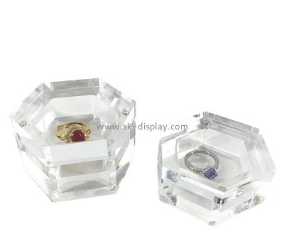 Acrylic display supplier custom plexiglass ring display block case lucite magnetic jewelry display case AB-280