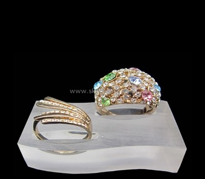 Acrylic item manufacturer custom perspex block for displaying wedding rings JD-230