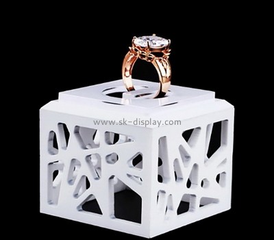 Custom white acrylic ring display stands JD-233