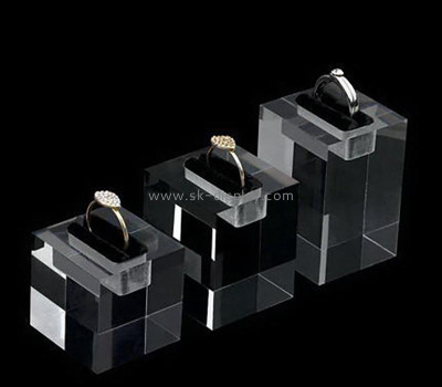 Wholesale custom acrylic display blocks for ring JD-292