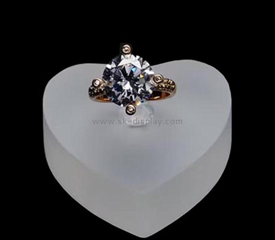 Custom heart shape acrylic wedding ring display block JD-312